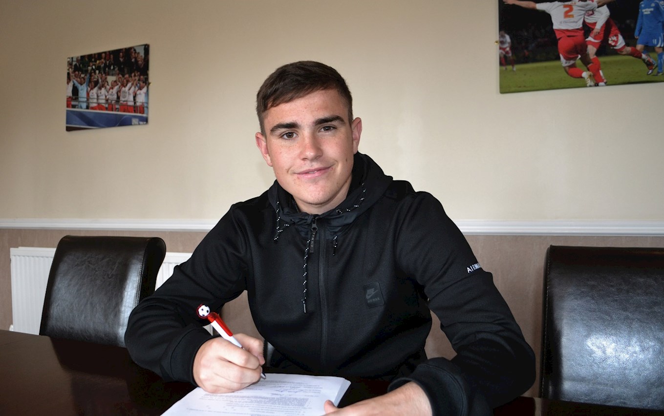 Jamie Gray signs new contract - News - Stevenage Football Club