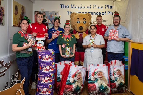 First Team players visit Children’s Ward at Lister Hospital